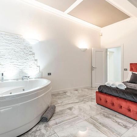 Trevi Luxury Apartment Jacuzzi Рим Екстериор снимка
