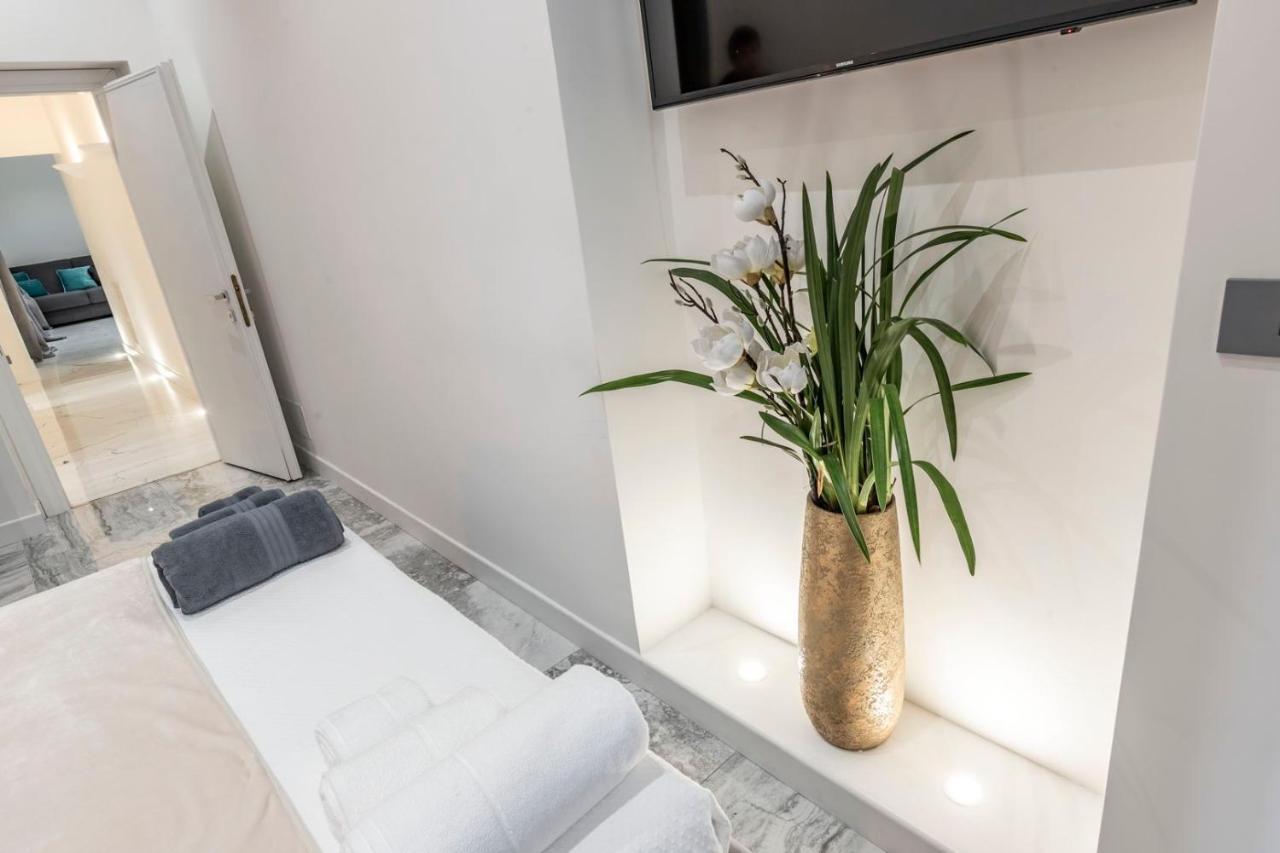 Trevi Luxury Apartment Jacuzzi Рим Екстериор снимка