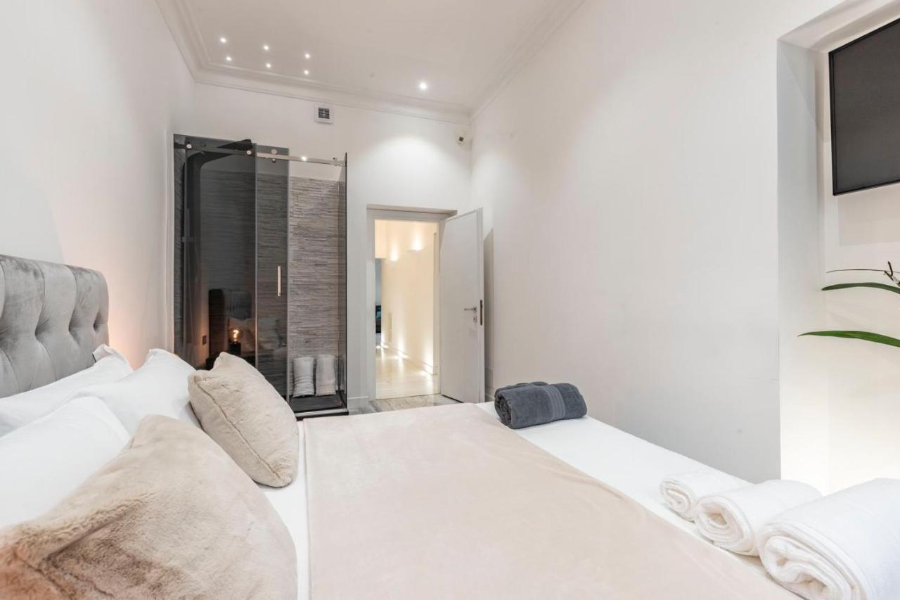 Trevi Luxury Apartment Jacuzzi Рим Екстериор снимка
