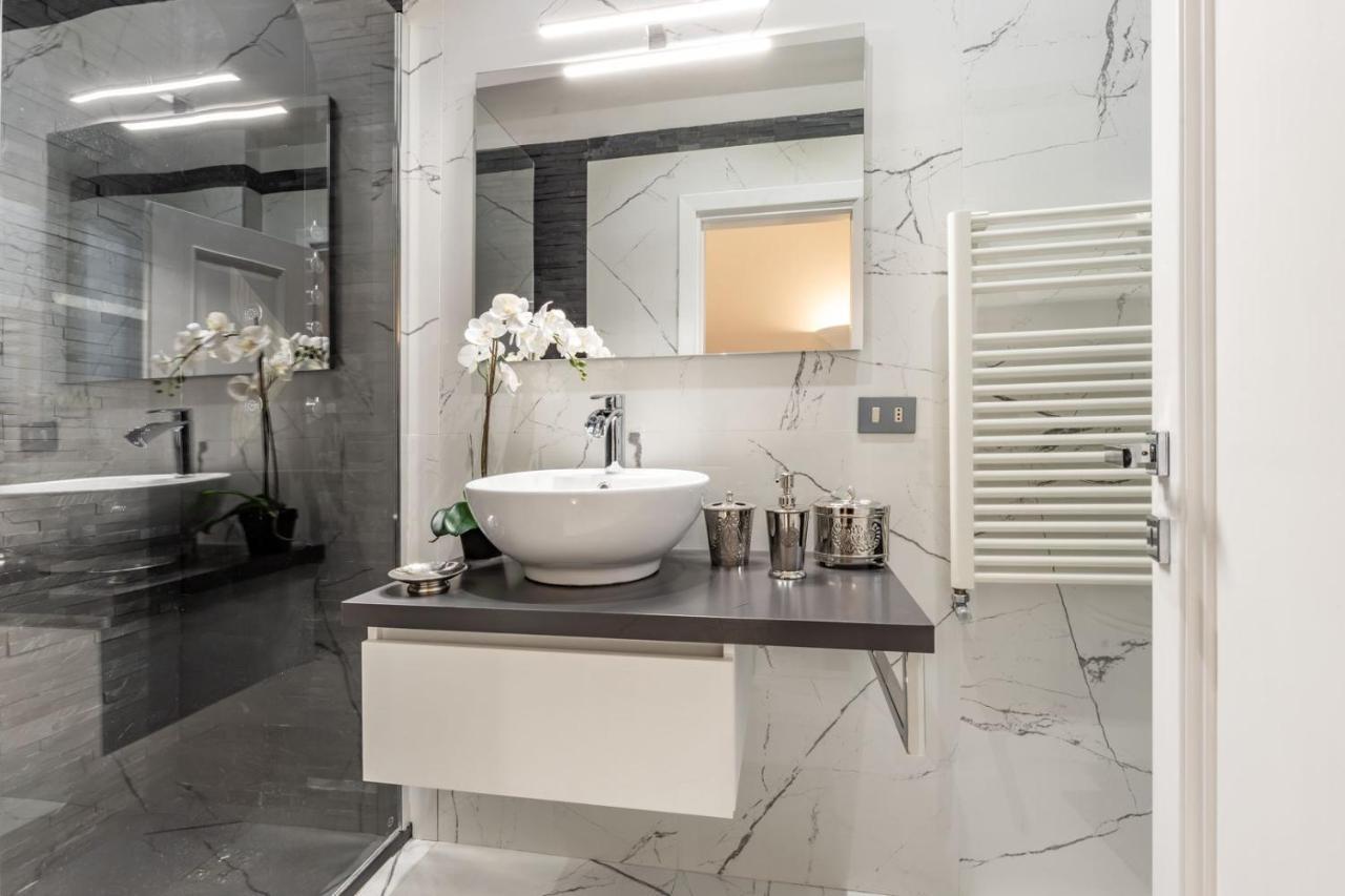 Trevi Luxury Apartment Jacuzzi Рим Екстериор снимка