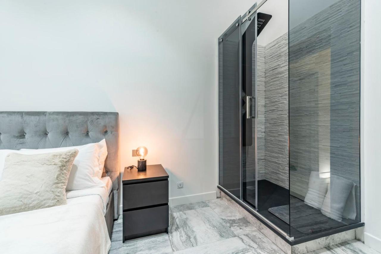 Trevi Luxury Apartment Jacuzzi Рим Екстериор снимка