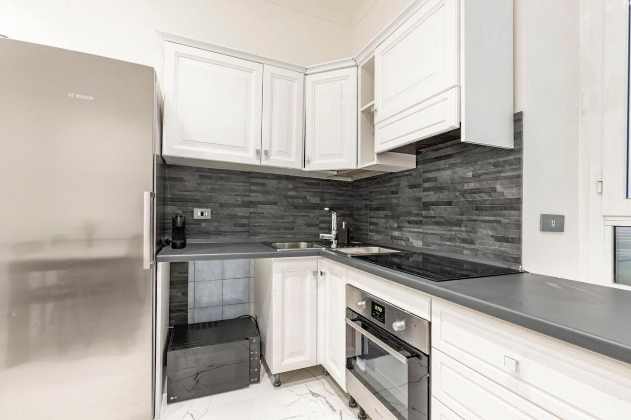 Trevi Luxury Apartment Jacuzzi Рим Екстериор снимка